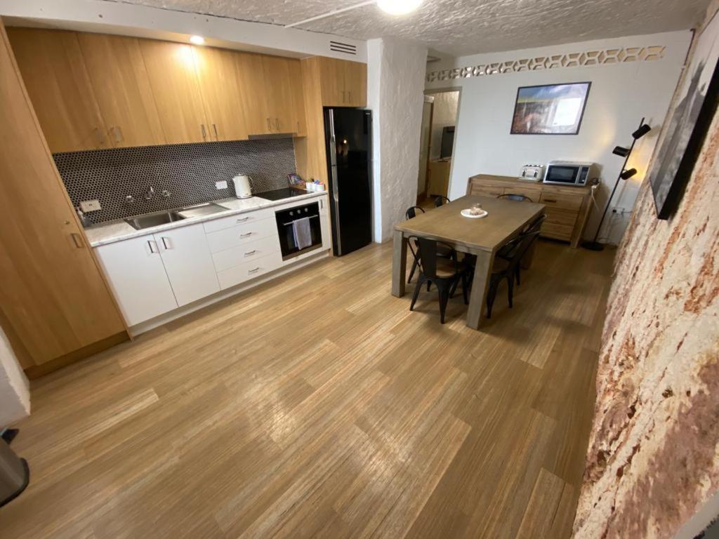 894 Holly Court Apartamento Coober Pedy Exterior foto